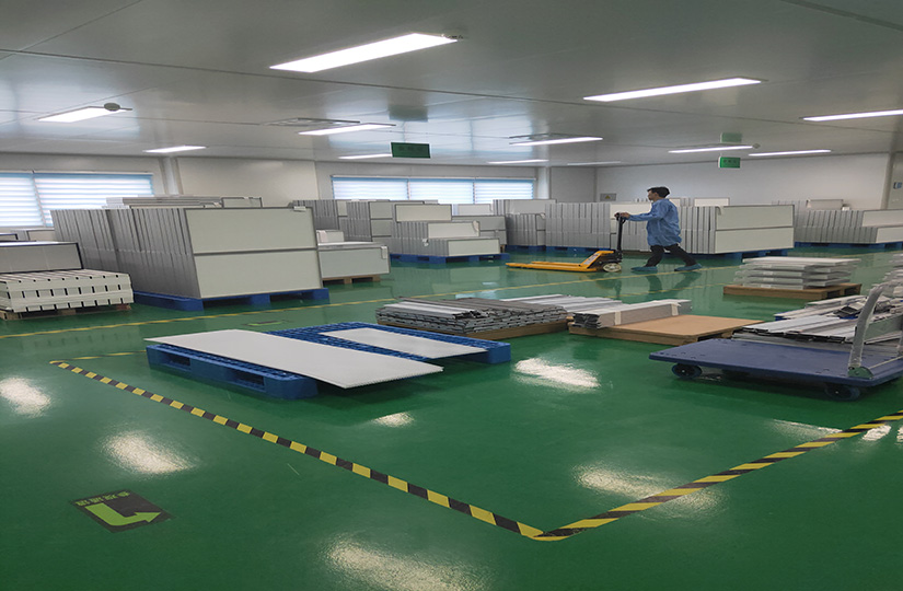 初效過(guò)濾器車(chē)間展示